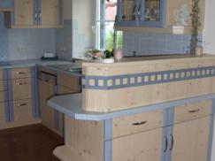 Küche aus Fichtenholz