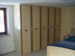 Kleiderschrank Holz zweifarbig