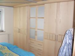 Wandschrank Holz hell