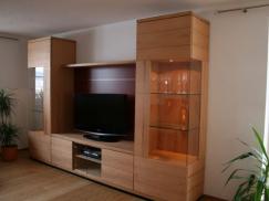 Wohnwand aus Kernbuche